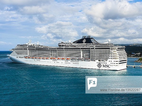 Kreuzfahrtschiff MSC Divina  Ochos Rios  Jamaika  Große Antillen  Karibik  Mittelamerika