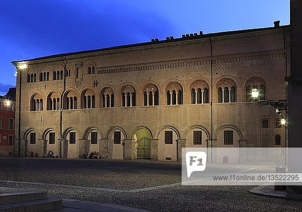 Bischofspalast  Palazzo Vescovile  Piazza del Duomo  Parma  Emilia-Romagna  Italien  Europa  PublicGround