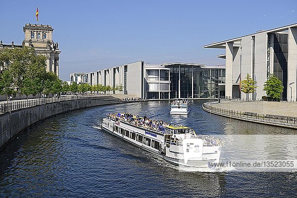 Passenger boat on the Spree River in the Government District  Reichstag building  Berlin  Berlin  Berlin  Germany  Europe