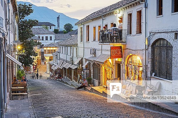 Basarviertel  Qafa e Pazarit  Altstadt  Gjirokastra  Gjirokastër  Albanien  Europa