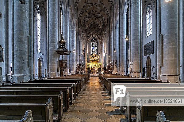 Innenraum  Kirchenschiff des Liebfrauenmünsters  Ingolstadt  Oberbayern  Bayern  Deutschland  Europa