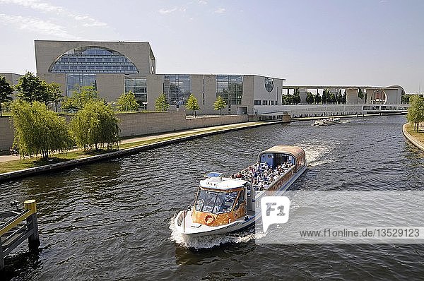 Passenger ship on the Spree River in front of the office of the federal chancellor  Berlin  Germany  Europe