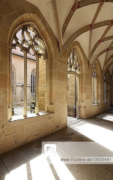 Kreuzgang der Stiftskirche St. Peter und Paul Öhringen Hohenlohe Baden-Württemberg Deutschland Europa
