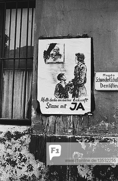 Plakat zum Volksentscheid über die Enteignung von Kriegsverbrechern am 30.Juni 1946 1946 Leipzig Sachsen DDR Deutschland Europa