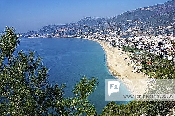Kleopatra Beach Stadtstrand in Alanya Badeort an der türkischen Riviera Türkei Asien