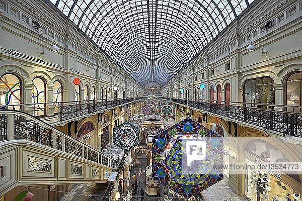 Kaufhaus GUM  zur Weihnachtszeit  Moskau  Russland  Europa