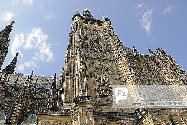 Südturm des Veitsdoms ist für die Öffentlichkeit zugänglich  Prager Burg  Hradschin  Prag  Böhmen  Tschechische Republik  Europa