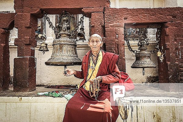 Buddhistischer Mönch Boudhanath Stupa Boudha Kathmandu Nepal Asien