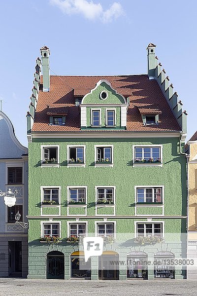 Historisches Bürgerhaus am Markt Memmingen Schwaben Bayern Deutschland Europa