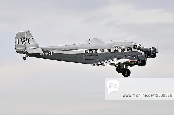 Passagier- und Transportflugzeug Junkers Ju-52 Europas großes Oldtimer-Fliegertreffen auf der Hahnweide Kirchheim-Teck Baden-Württemberg Deutschland Europa