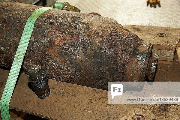 Blindgänger Entschärfung einer Weltkriegsbombe am Mayener Ostbahnhof Mayen Rheinland-Pfalz Deutschland Europa