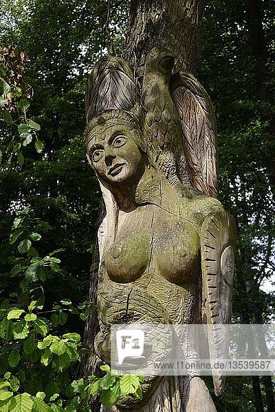 Holzfigur  Galindia  Beldany-See  Iznota  Ruciane-Nida  Ermland-Masuren  Polen  Europa