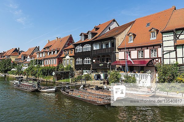 Altstadt von Klein-Venedig am Ufer der Regnitz  Bamberg  Oberfranken  Franken  Bayern  Deutschland  Europa