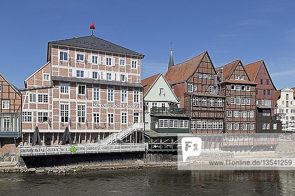 Historische Fachwerkhäuser am Stintmarkt  Altstadt  Lüneburg  Niedersachsen  Deutschland  Europa