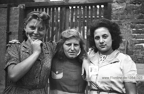 Drei Trümmerfrauen 1949 Leipzig Sachsen DDR Deutschland Europa