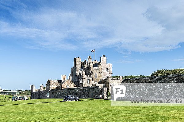 Castle of Mey früher Barrogill Castle ehemaliges Residenzschloss der Queen Mum Grafschaft Caithness Schottland Großbritannien Europa