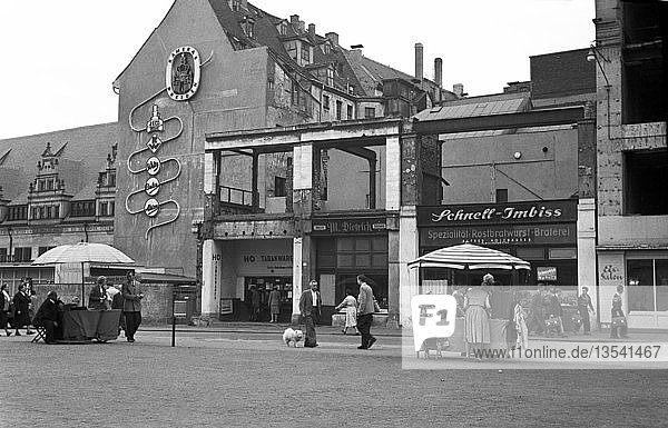 Straßenszene  1956  Petersstraße  Leipzig  Sachsen  DDR  Deutschland  Europa