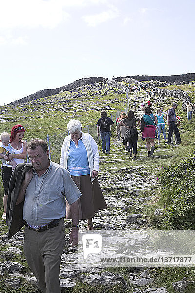 Tourists at D´n Aengus fort Inishmore  Aran Islands  County Clare  Ireland