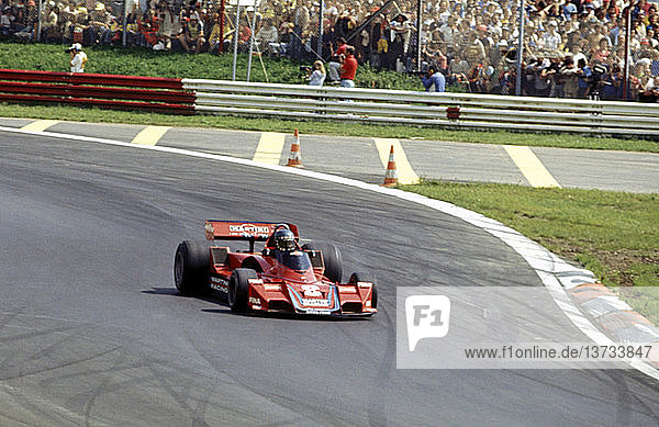 Hans Stuck in einem Brabham beim GP von Österreich  Österreich 1977.