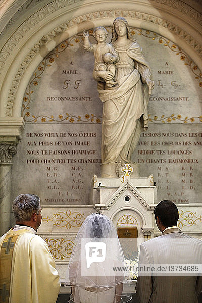 ' Katholische Hochzeit in der Kirche Saint Michel  Salon-de-Provence Gebet an Maria '