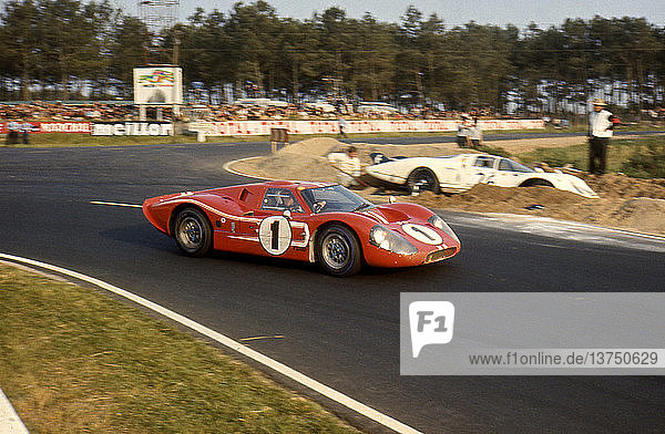 24-Stunden-Rennen von Le Mans am 11. Juni 1967. Dan Gurney/A. J. Foyt  Ford Mk IV  Sieger des Rennens.