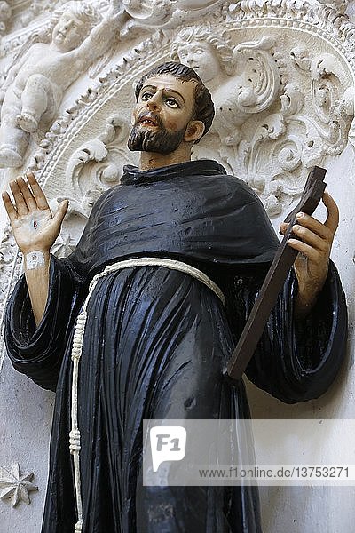 Statue von San Francesco in Santa Maria in der Wallfahrtskirche Grottella.