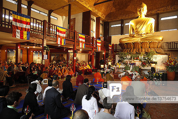 Wesak-Feier (Geburtstag  Erwachen und Nirwana des Buddha) im Großen Buddhistischen Tempel (Grande Pagode von Vincennes) '