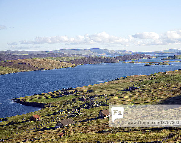 Weisdale Voe vom Sund aus  Shetlandinseln  Schottland