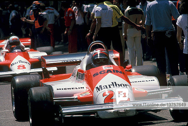 Mario Andretti in einem Alfa Romeo 179. Ausgeschieden wegen eines Unfalls in der ersten Kurve mit Andrea de Cesaris in einem McLaren. GP von Monaco  31. Mai 1981.