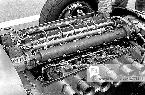 Aston Martin DBR4-Motor in Silverstone  England 1960.