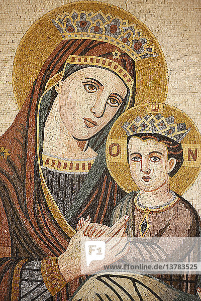 Mosaik mit Jungfrau und Kind in der orthodoxen Kirche St. Georg  Madaba '