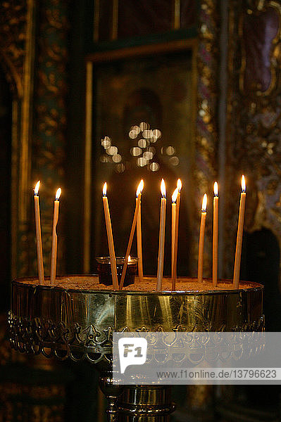 Kerzen in der orthodoxen Kathedrale Saint Georges