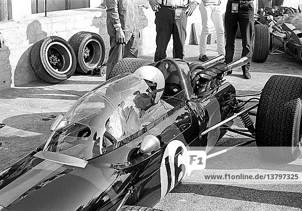 'Brabham Strealine in Italian GP practice  not used in the race  parallax upset driver´s vision. Monza  Italy  10 Sept 1967. Jack Brabham finished 2nd in race driving Brabham-Repco BT24. '