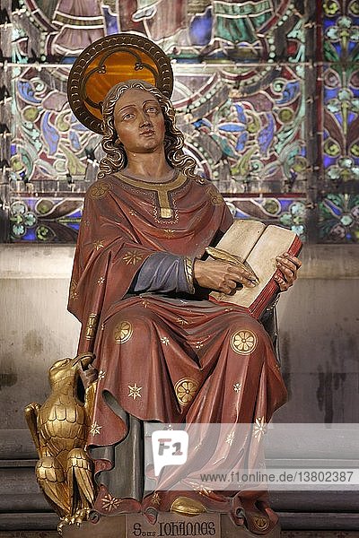 Statue des Heiligen Johannes des Evangelisten in der Kathedrale Notre Dame de la Treille.