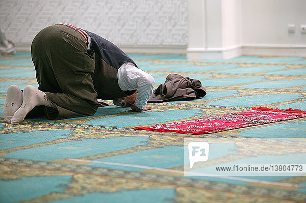 Gebet in der großen Moschee von Lyon