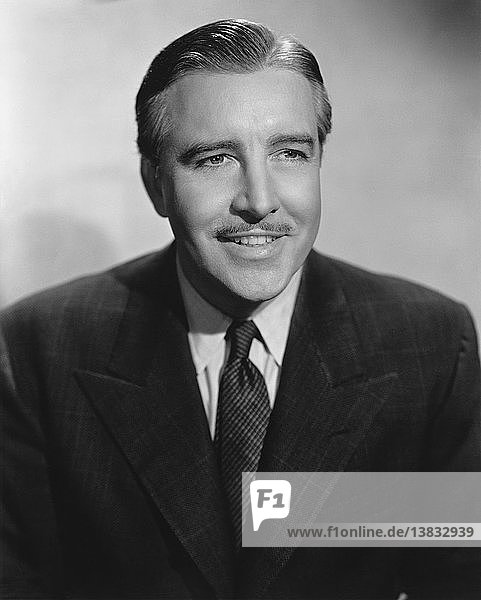 Hollywood  Kalifornien: 1942 Ein Porträt des Schauspielers John Boles.