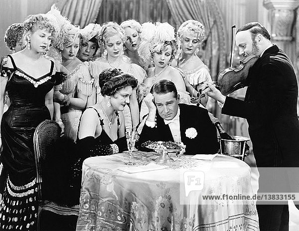 Hollywood  Kalifornien: 1934 Der Schauspieler Maurice Chevalier in einer Szene aus ´Die lustige Witwe´.