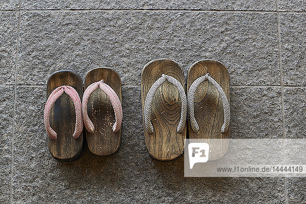 Japanische traditionelle Sandalen