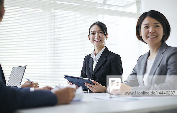 Young Japanese businesspeople