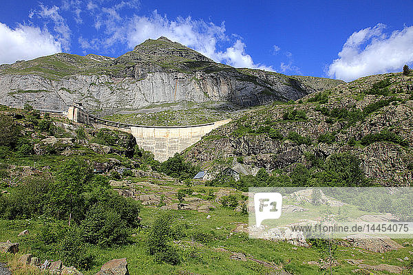 Frankreich  Occitanie  Departement Hautes Pyrenees (65)  Gavarnie Gedre  des gloriettes dam