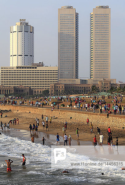 'Sri Lanka; Colombo  Fort  skyline  Galle Face Green  beach  people '