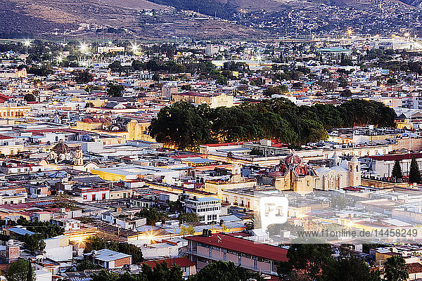 Abendliche Ansicht der Stadt Oaxaca