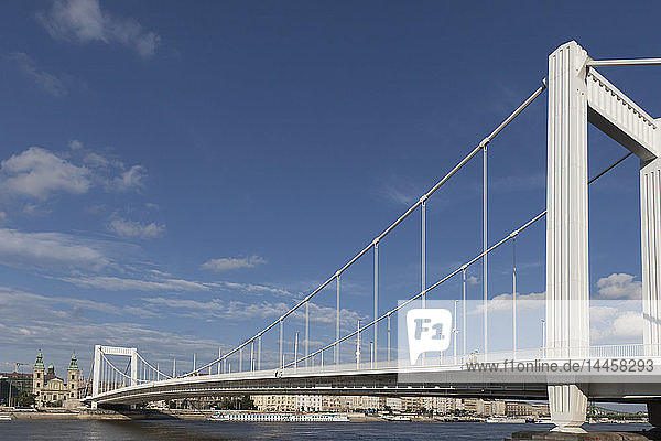 Moderne Brücke