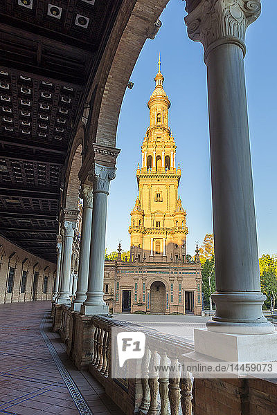 Südlicher Turm an der Plaza de Espana  Sevilla  Andalusien  Spanien