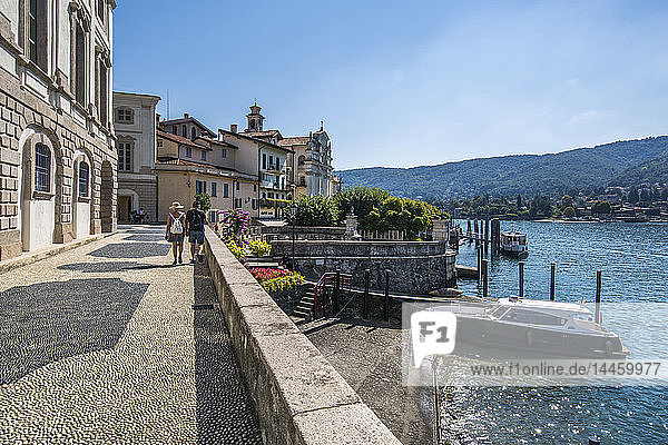 Blick auf die Architektur der Isola Bella  Borromäische Inseln  Lago Maggiore  Piemont  Italienische Seen  Italien