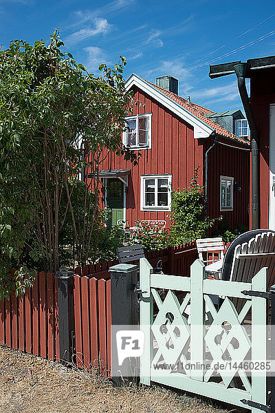 Traditionelles Haus auf der Insel Sandhamn  Stockholmer Schärengarten  Schweden  Skandinavien