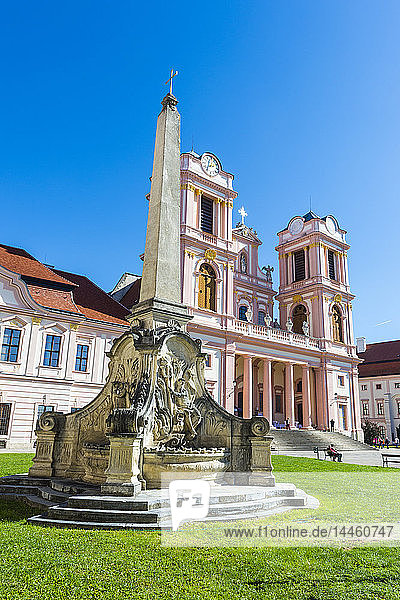 Stiftskirche und Kreuzgang  Stift Göttweig  UNESCO-Welterbe  bei Krems  Wachau  Österreich