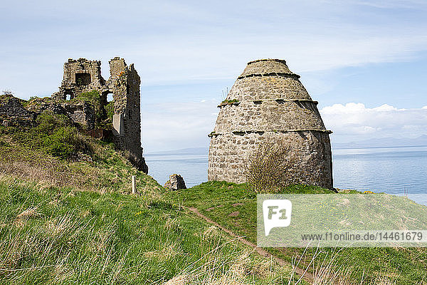 Dovecot und Dunure Castle  Ayrshire  Schottland