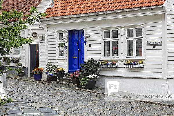 Blaue Tür  Bezirk Gamle (Altstadt)  Stadt Stavanger  Provinz Rogaland  Norwegen  Skandinavien
