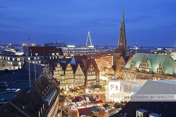 Marktplatz  Weihnachtsmärkte  Bremen  Deutschland